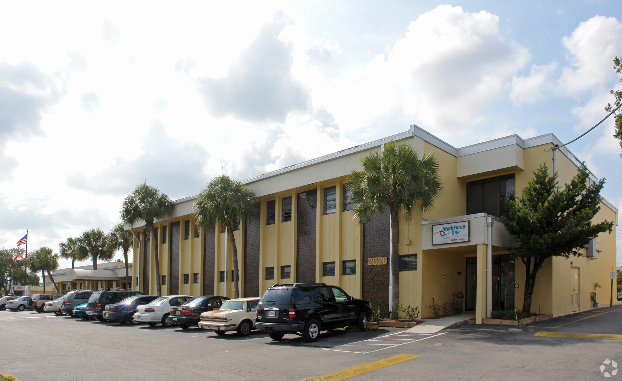 2626 Oakland Park Blvd, Oakland Park, FL for Sale