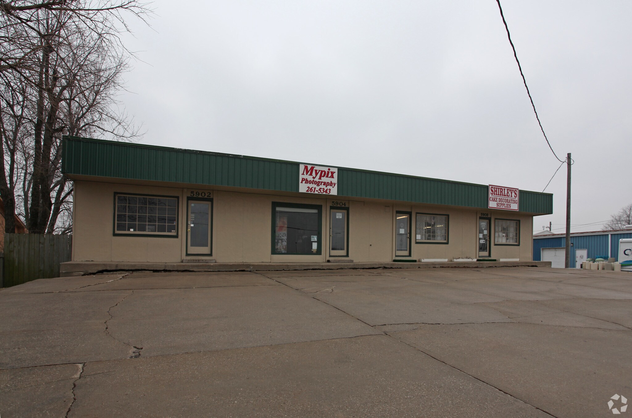 5902-5908 N Belt Hwy, Saint Joseph, MO for Rent