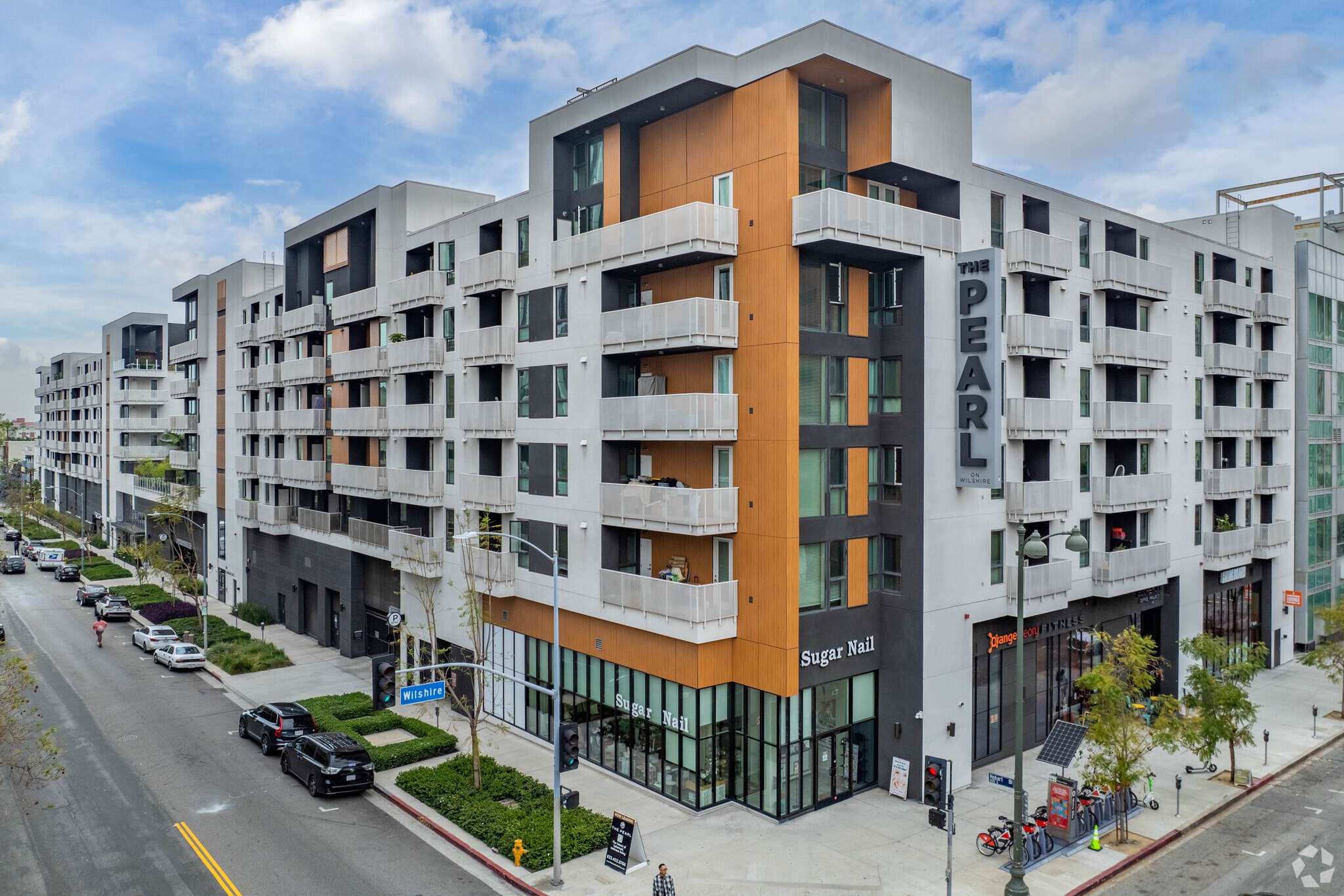 687 S Hobart Blvd, Los Angeles, CA for Rent