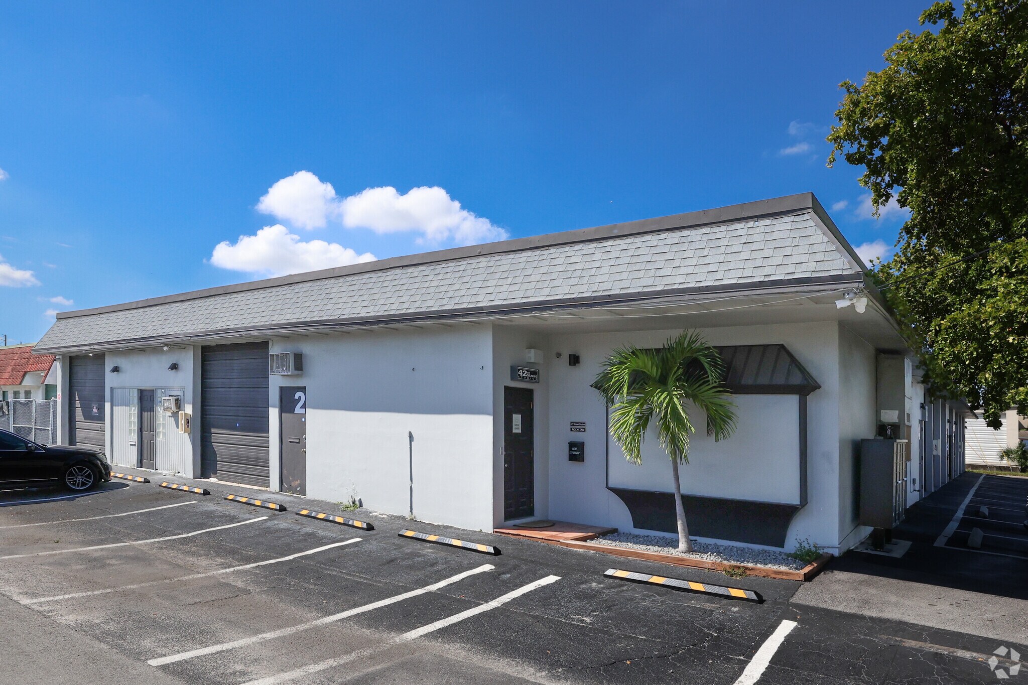 548 NE 42nd St, Oakland Park, FL for Rent