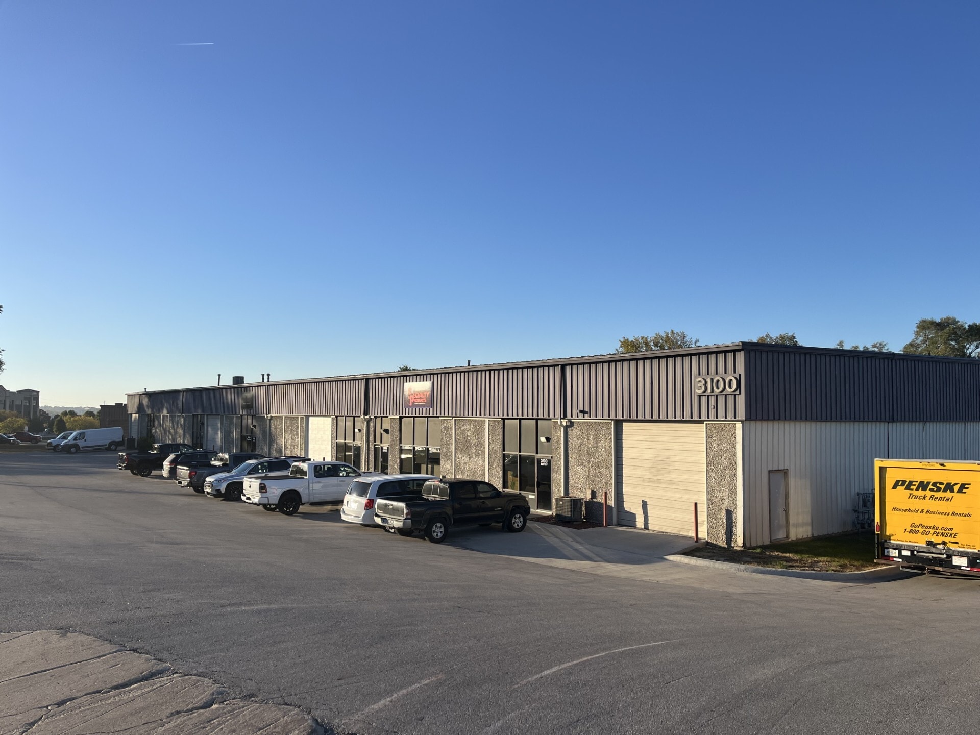 3100 Justin Dr, Urbandale, IA for Rent