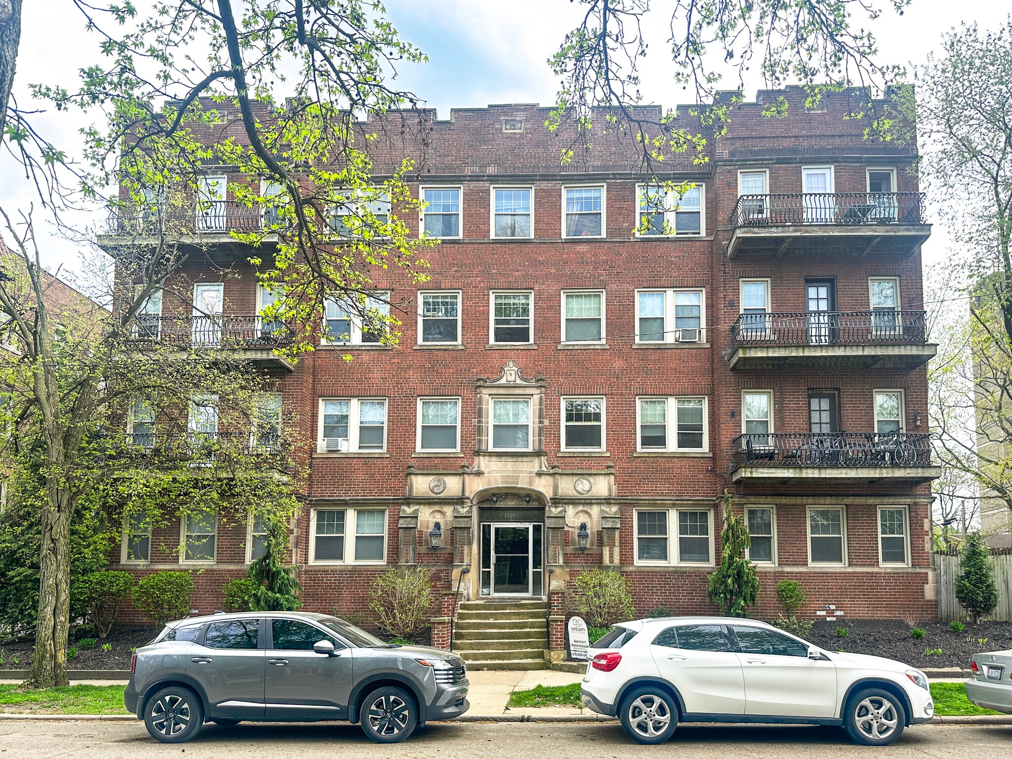 2740 Hampshire Rd, Cleveland Heights, OH for Sale