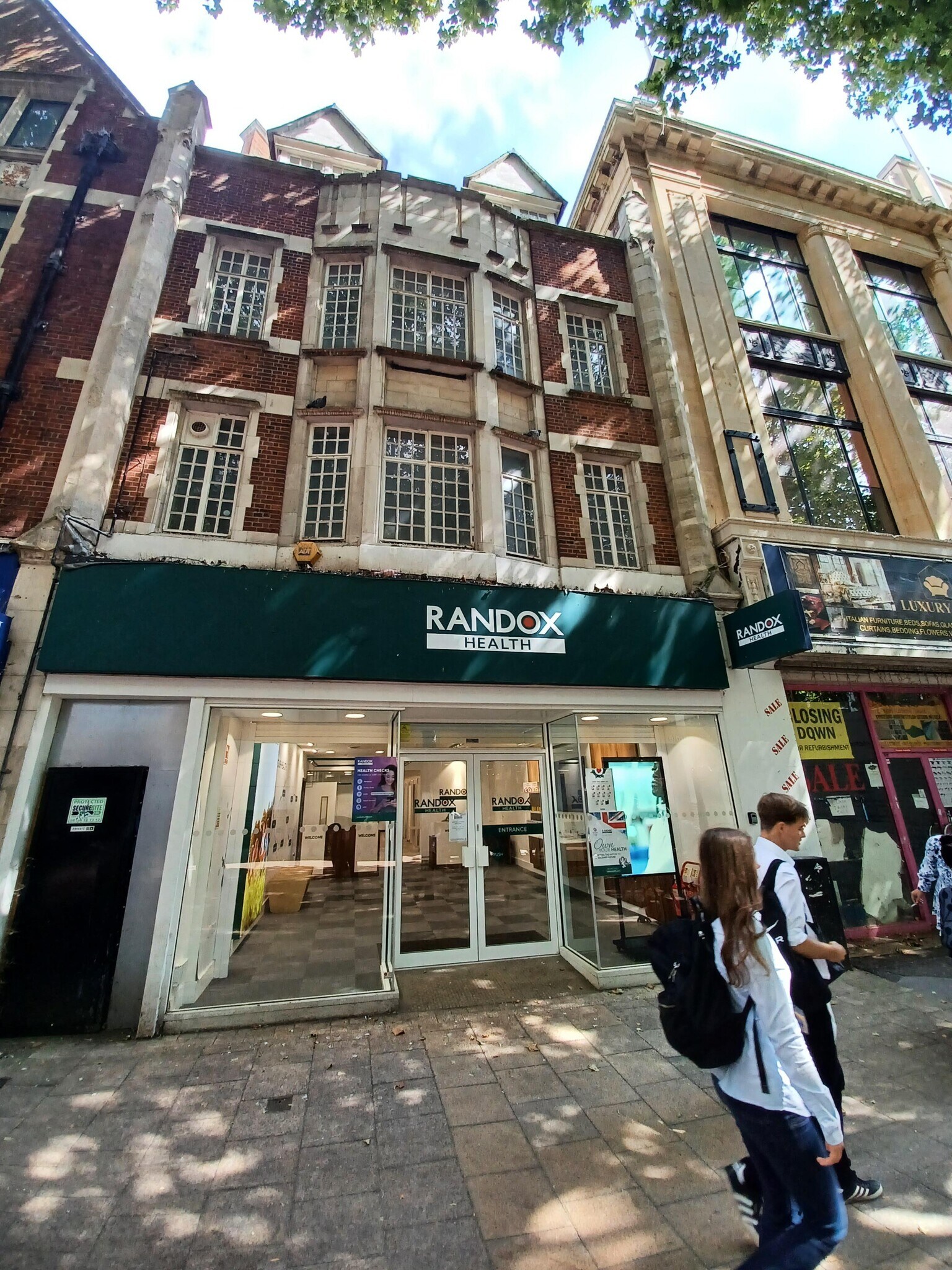 32 North End, Croydon, LND for Rent