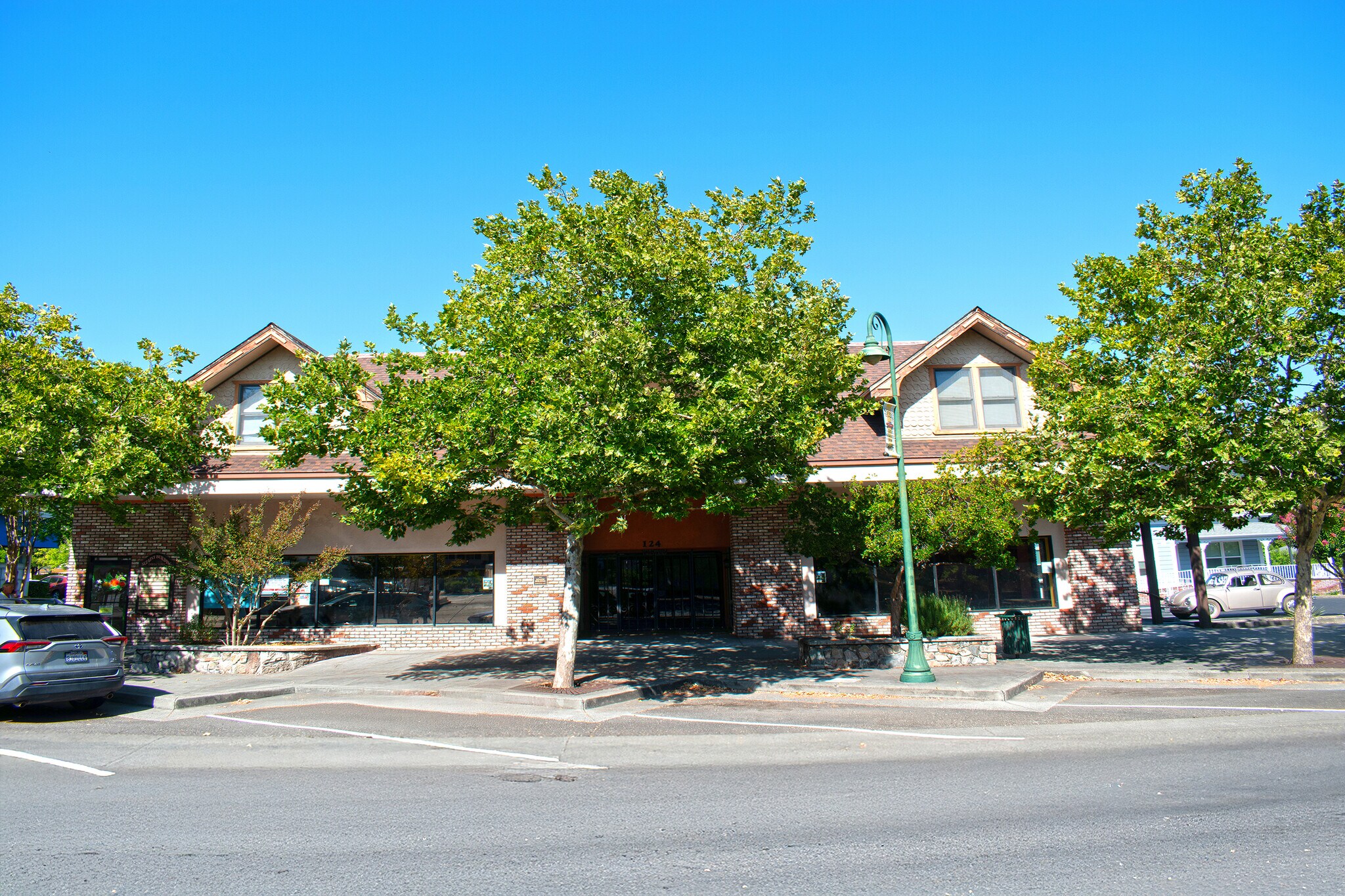 124-148 S Cloverdale Blvd, Cloverdale, CA for Sale