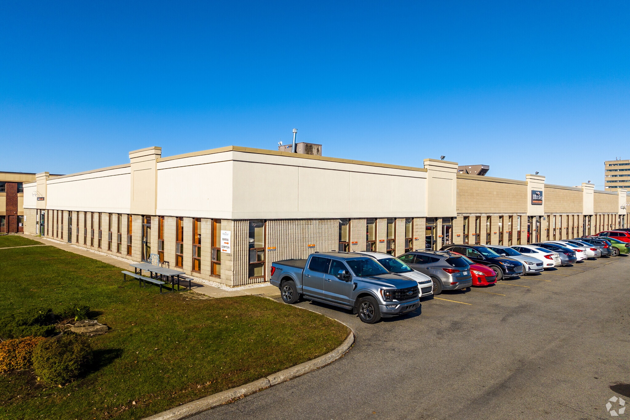 373-451 Boul Lebeau, Montréal, QC for Rent