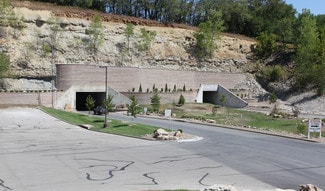 Lenexa, KS Industrial - 17501 W 98th St
