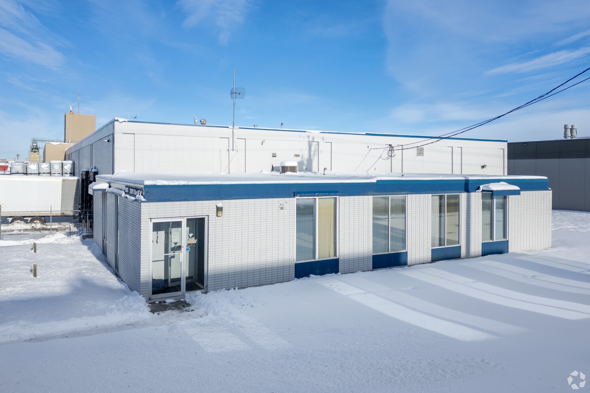 2720 7th Ave NE, Calgary, AB for Sale