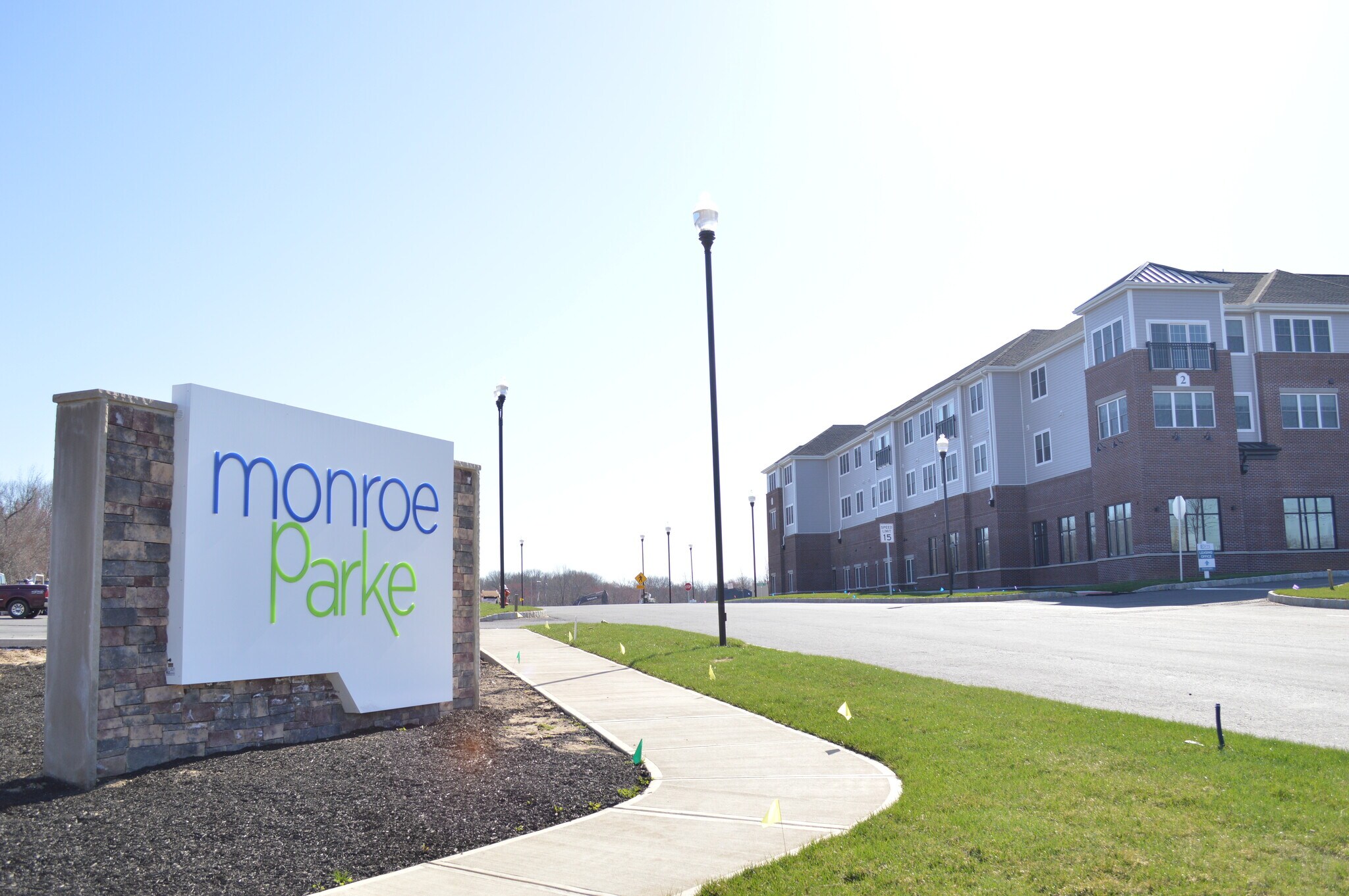 641647 Spotswood Englishtown Rd Monroe Township, NJ 08831 Shopping