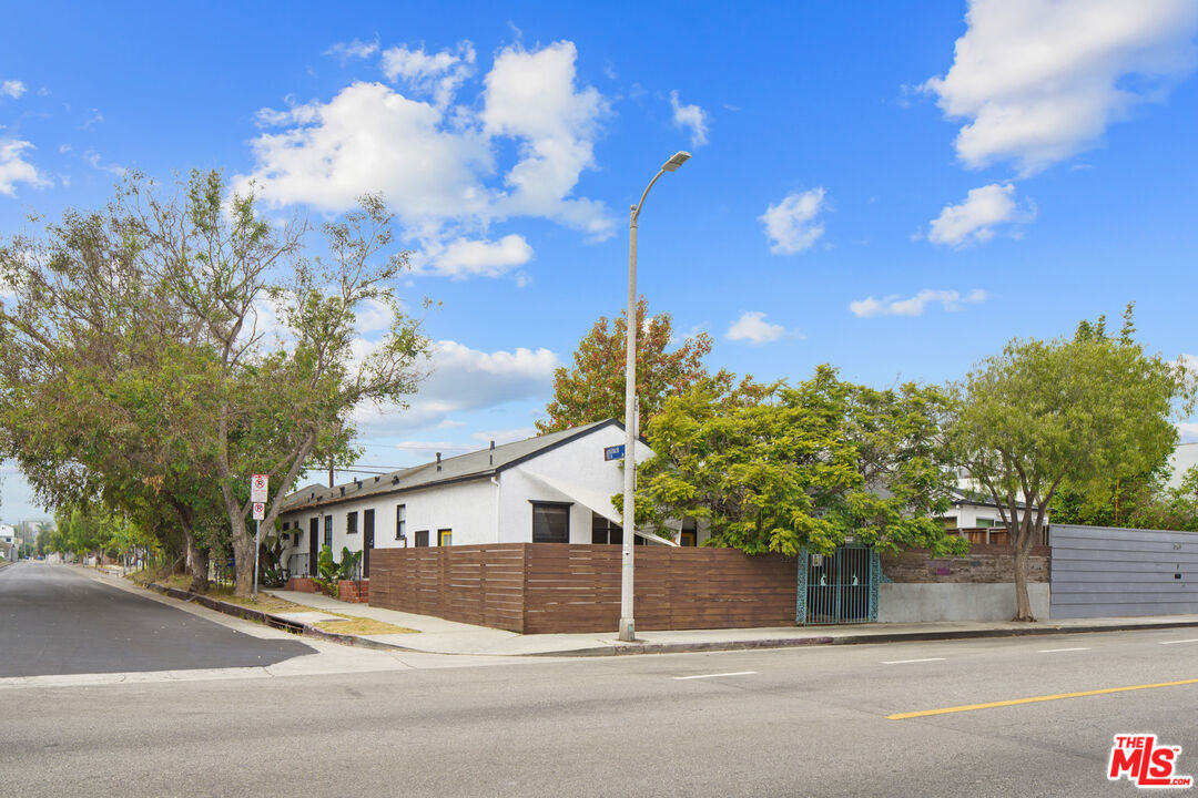 535 Rose Ave, Venice, CA for Sale