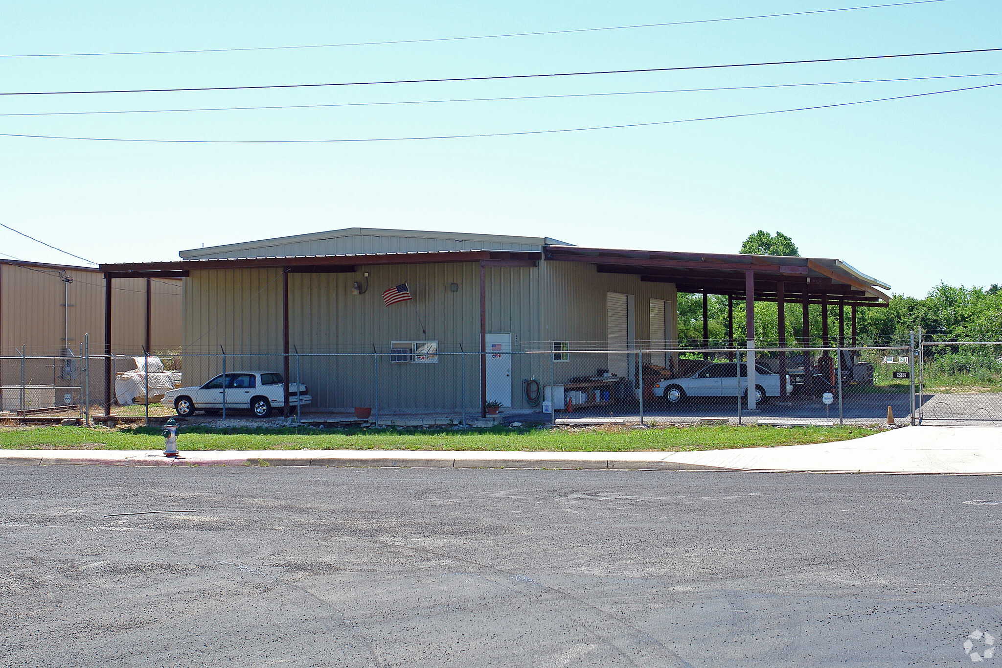 9402 Converse Business Ln, Converse, TX for Rent