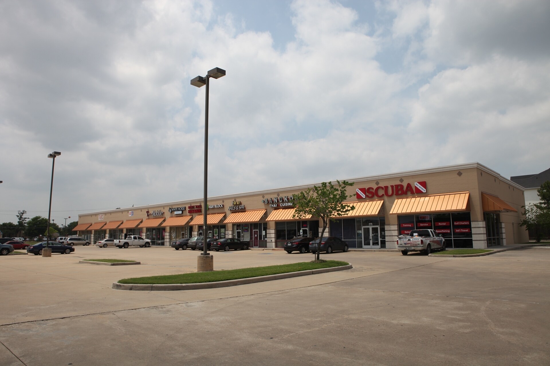 9200-9296 Westheimer Rd, Houston, TX for Rent