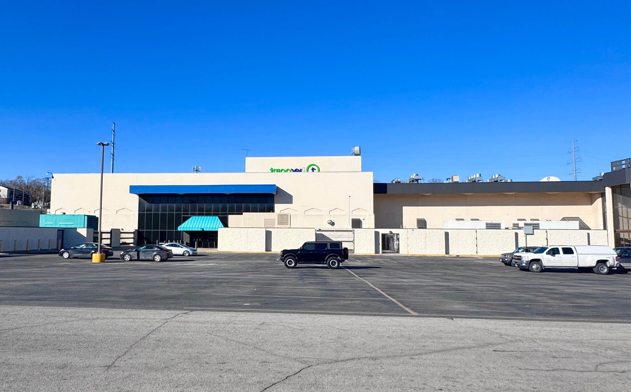 1001 Fort Crook Rd N, Bellevue, NE for Sale