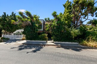 Rare 11-Unit Silverlake Investment