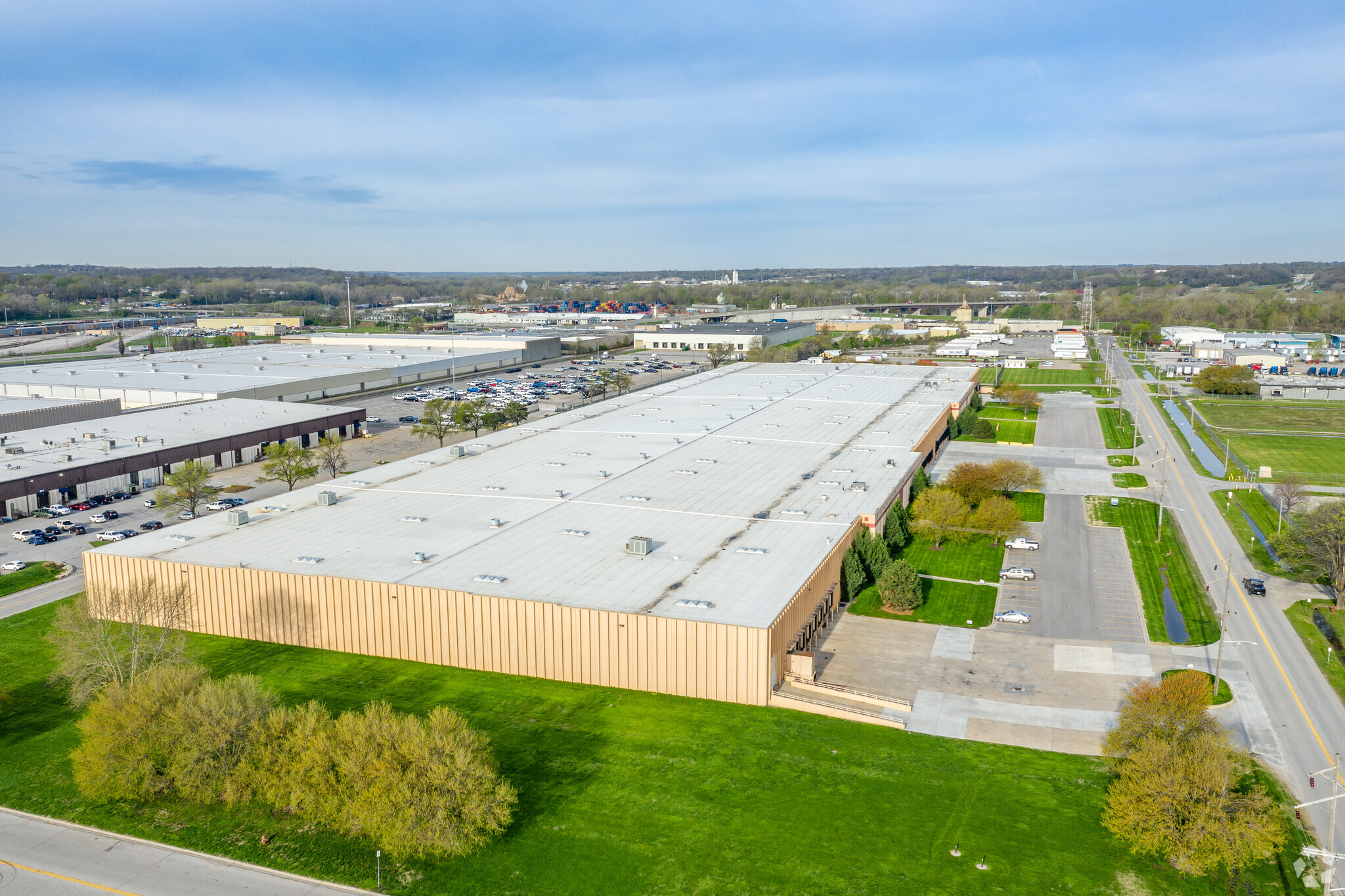 5101-5207 Speaker Rd, Kansas City, KS for Rent