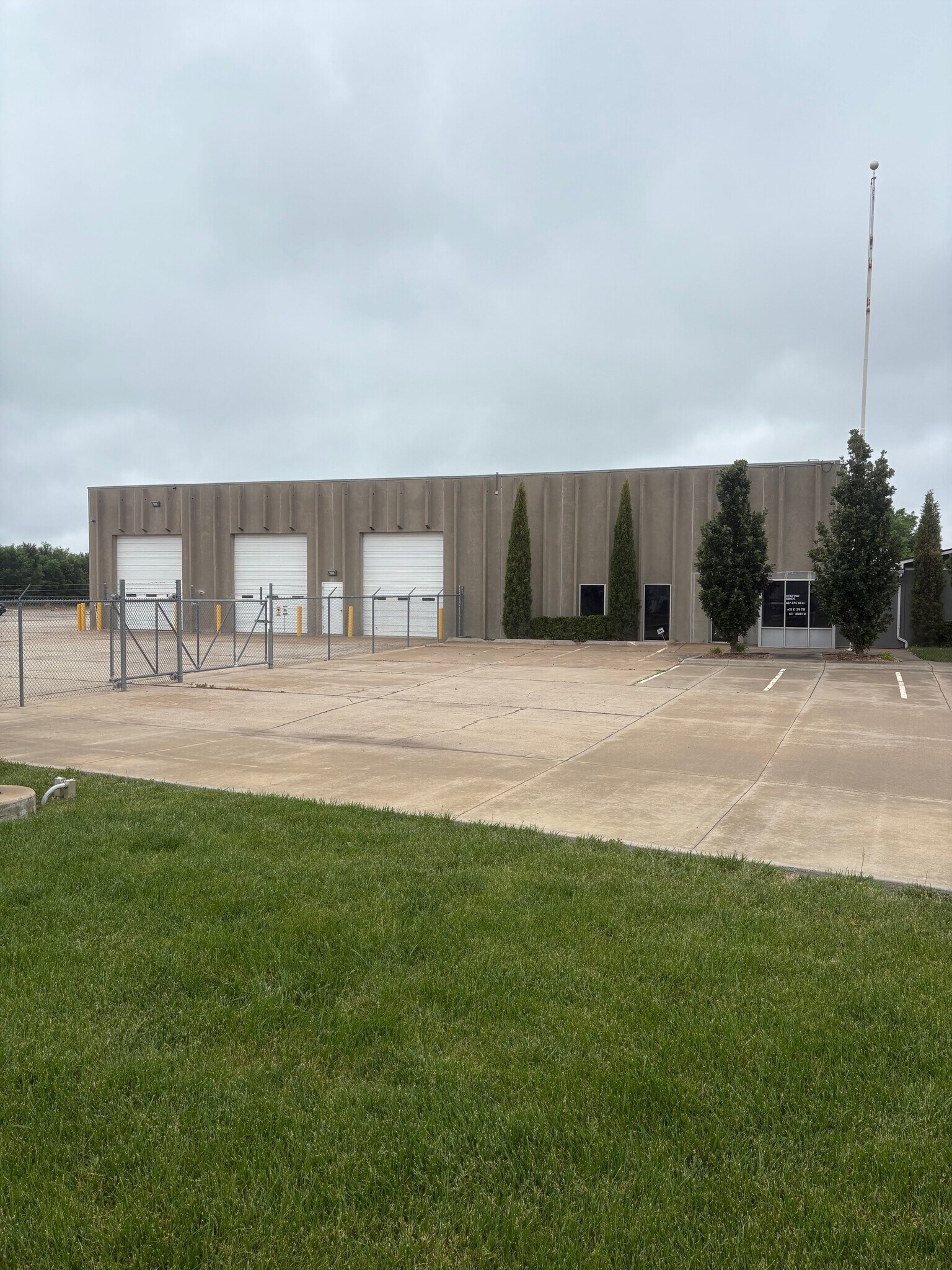 821 E 25th St N, Wichita, KS for Sale