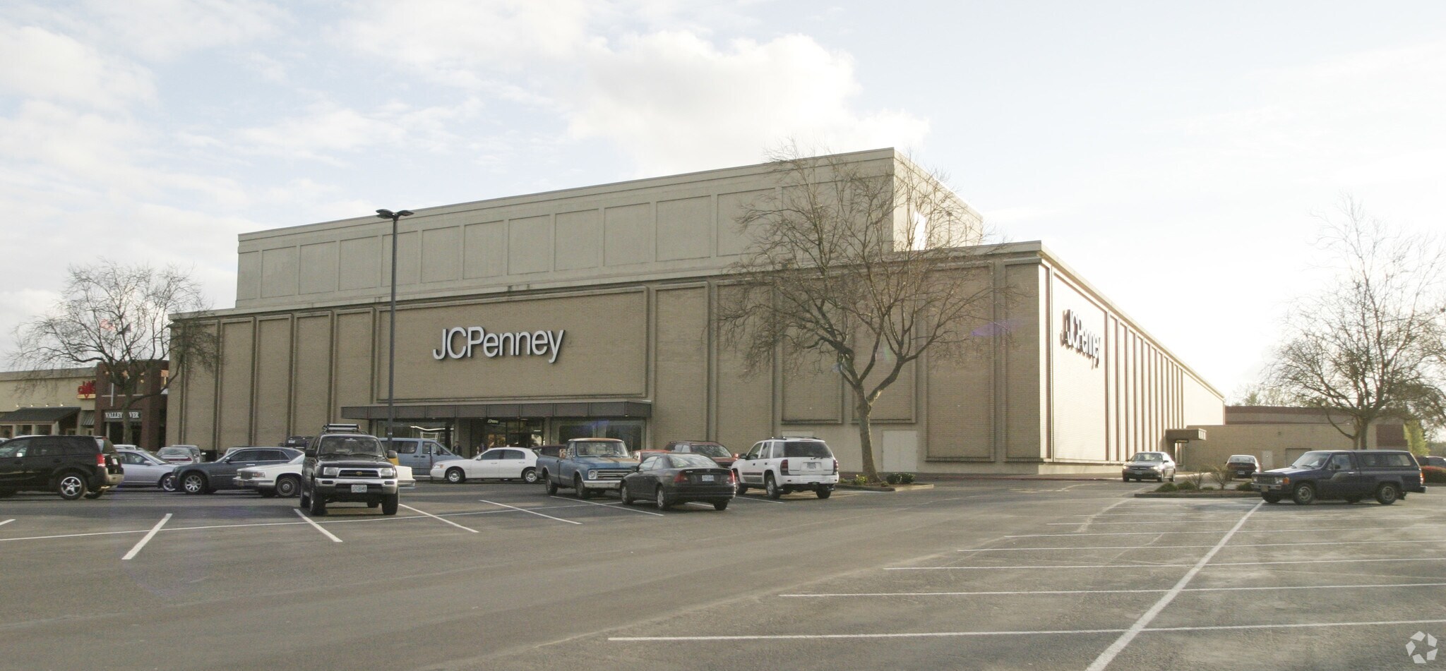 293 Valley River Ctr, Eugene, OR for Rent