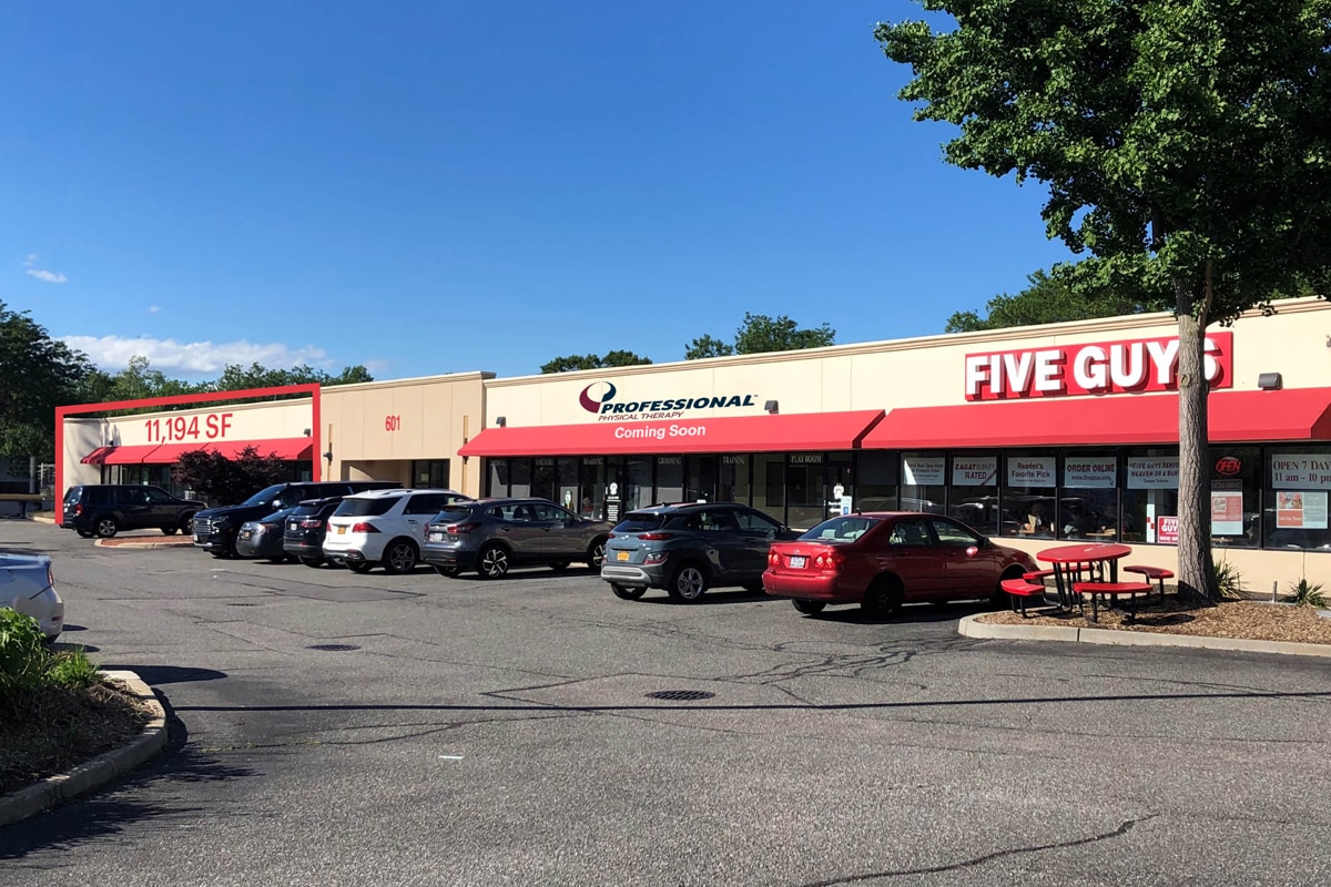 601 Veterans Memorial Hwy, Hauppauge, NY for Rent