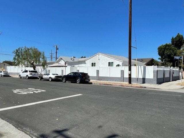 10802 Crockett St, Sun Valley, CA for Sale