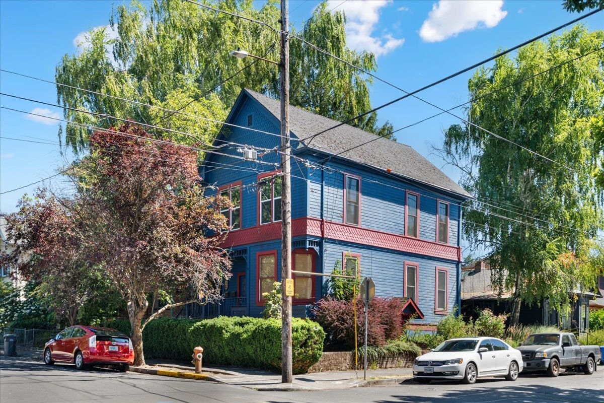 2606 SE Pine St, Portland, OR for Sale