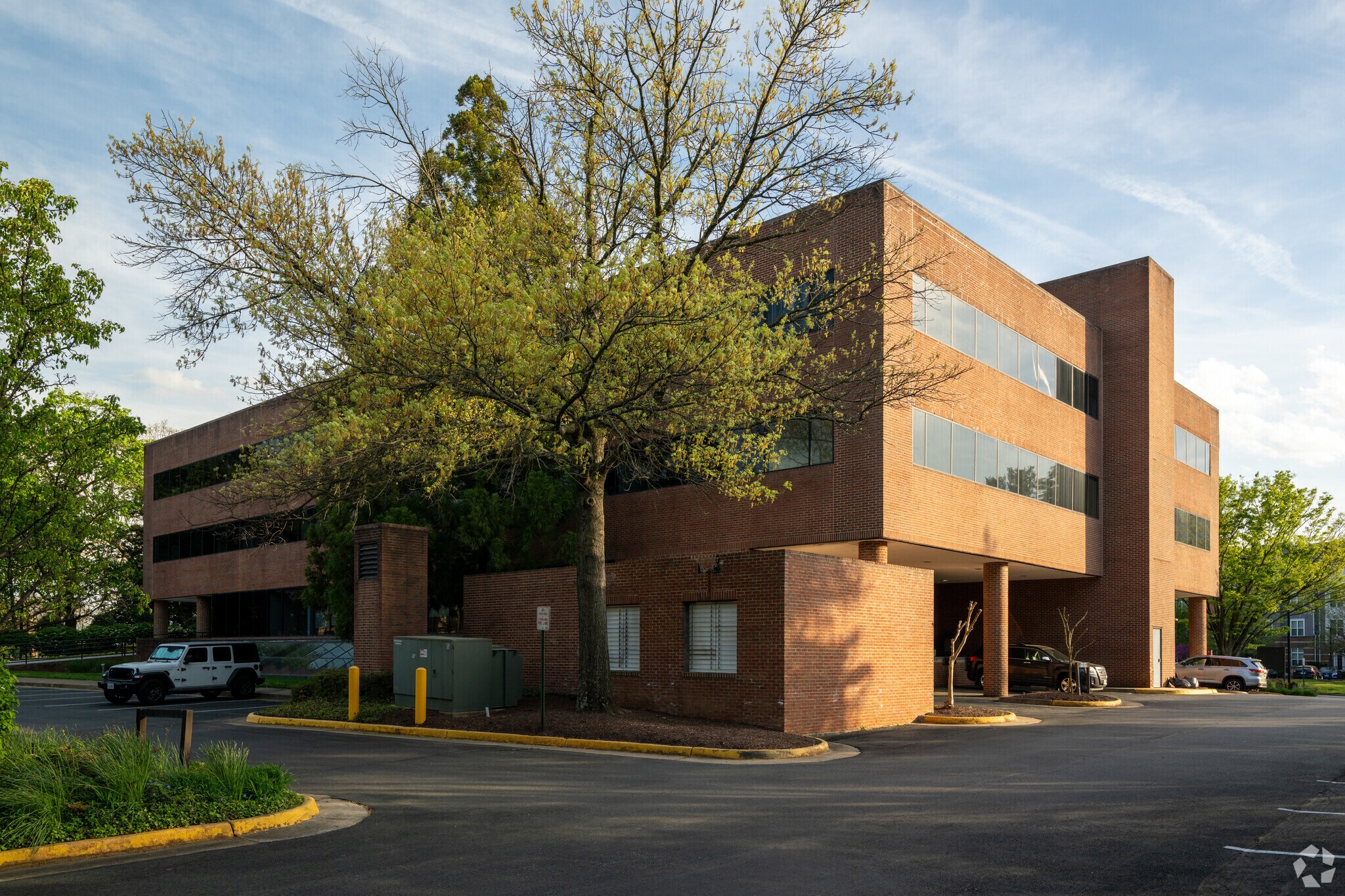 10521 Rosehaven St, Oakton, VA for Rent