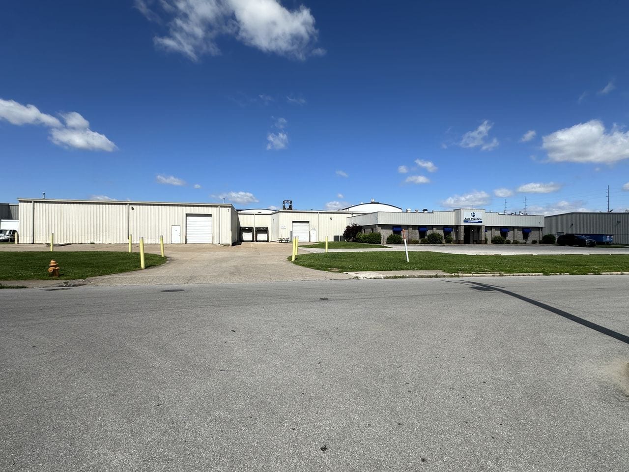1414 Baker Ave, Evansville, IN for Sale