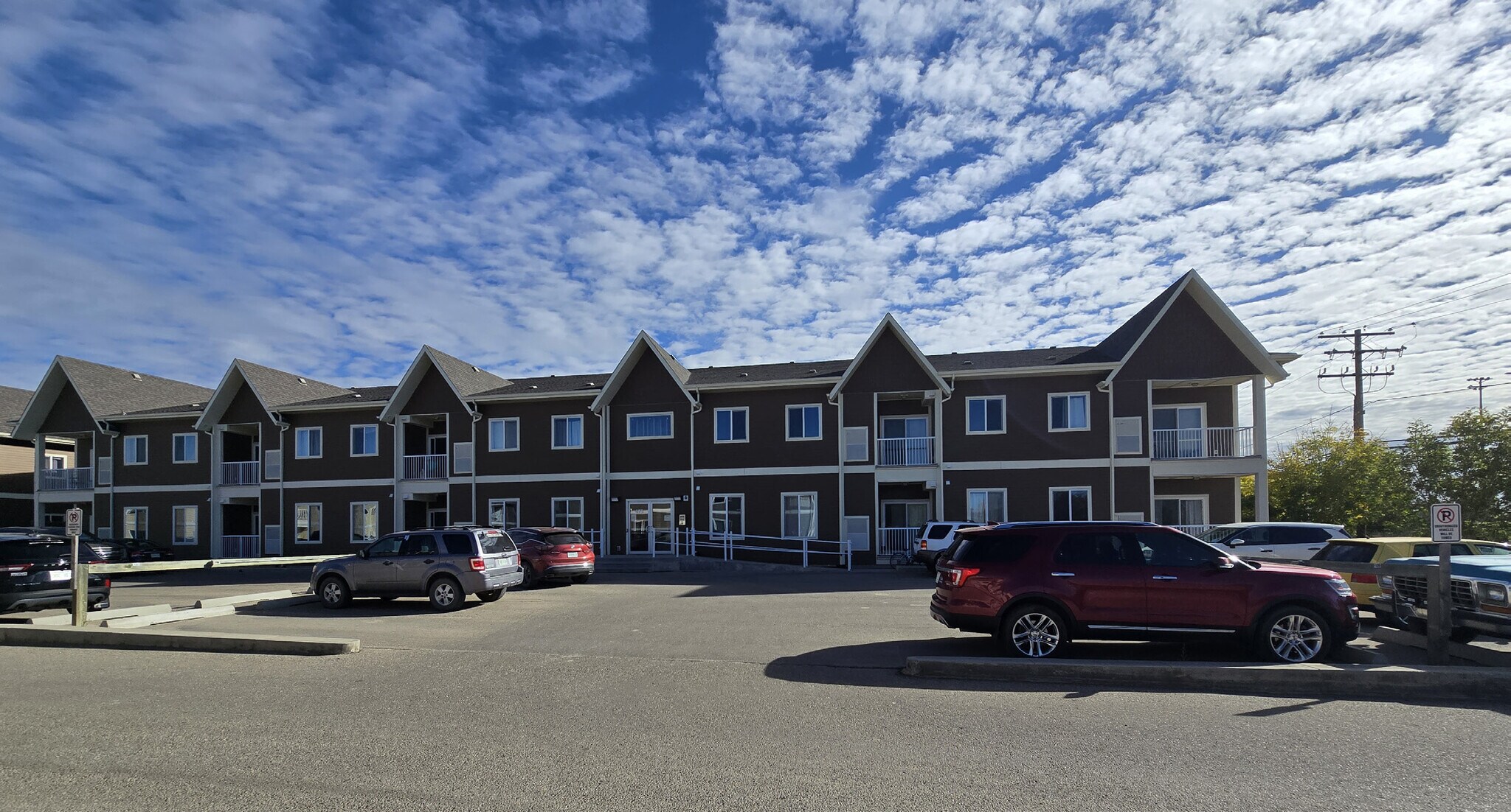 475 1st Av NW, Weyburn, SK for Sale
