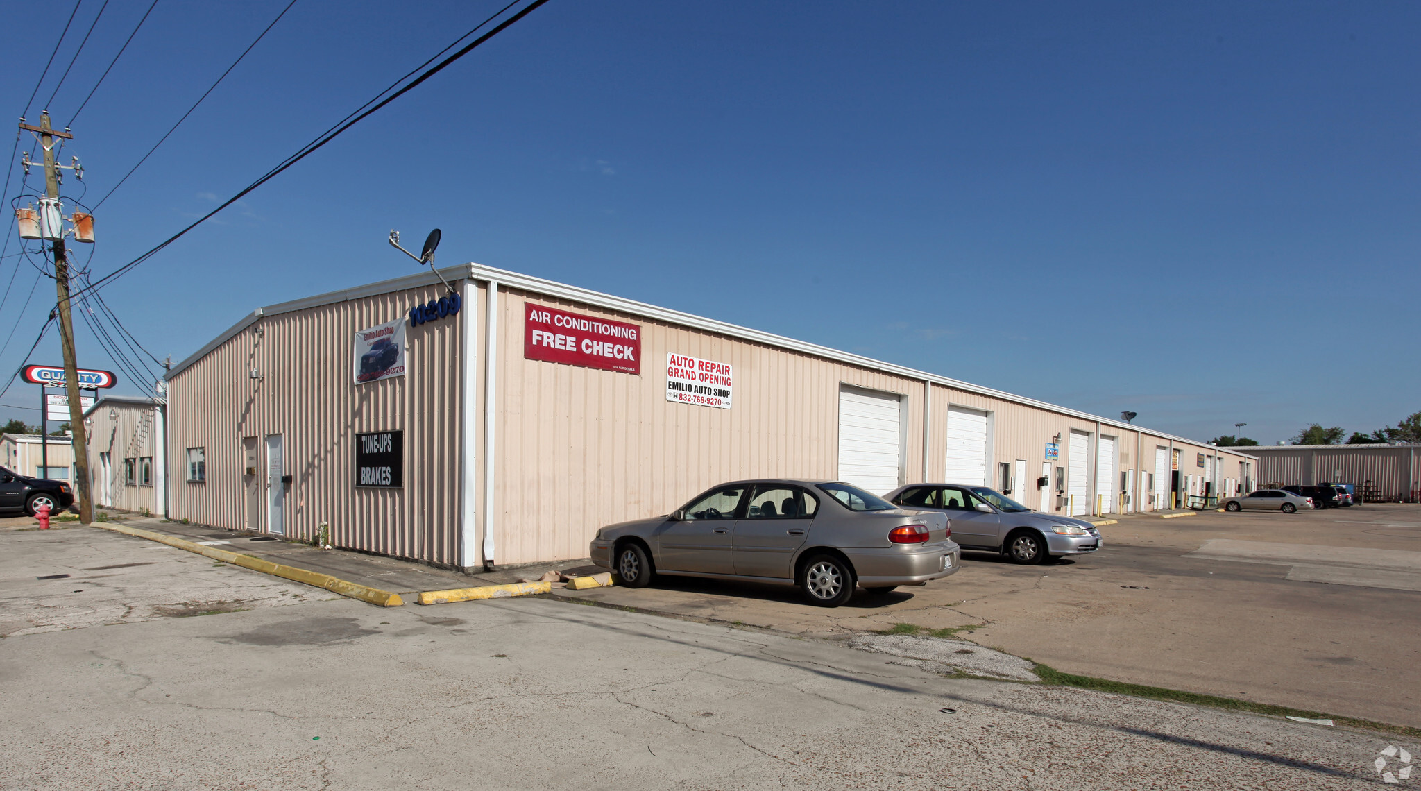 10205 Market St, Jacinto City, TX for Rent