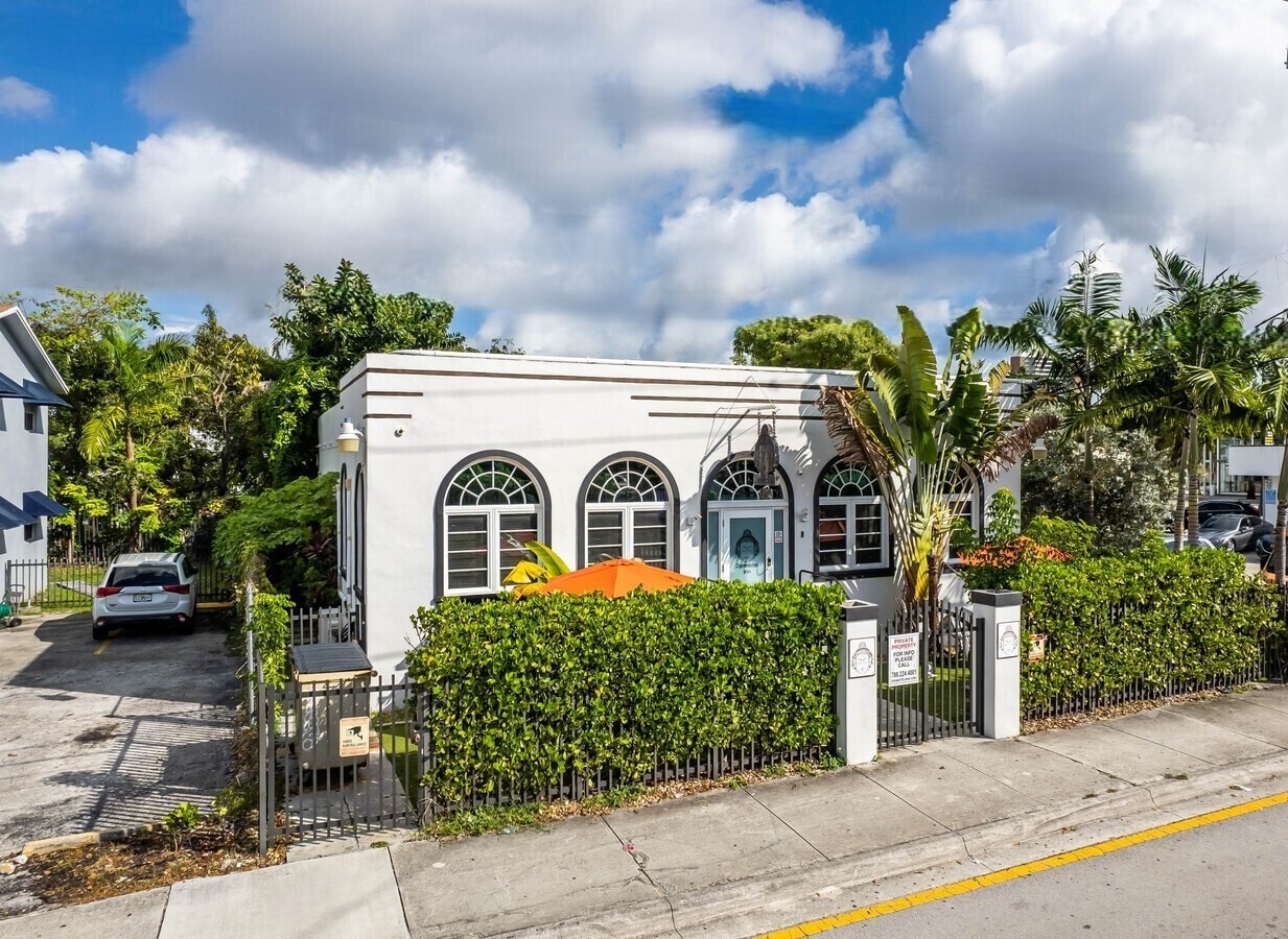 575 NE 61st St, Miami, FL for Sale