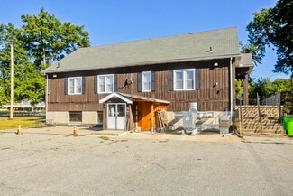 Chicopee, MA Retail - 52 Gladdu Ave