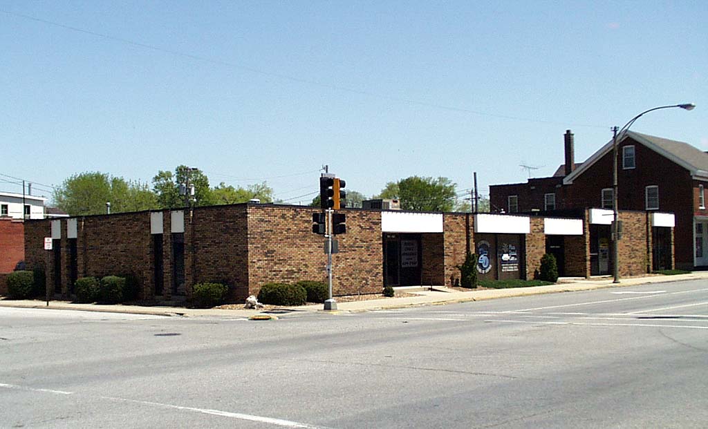 1003 Broadway, Highland, IL for Rent