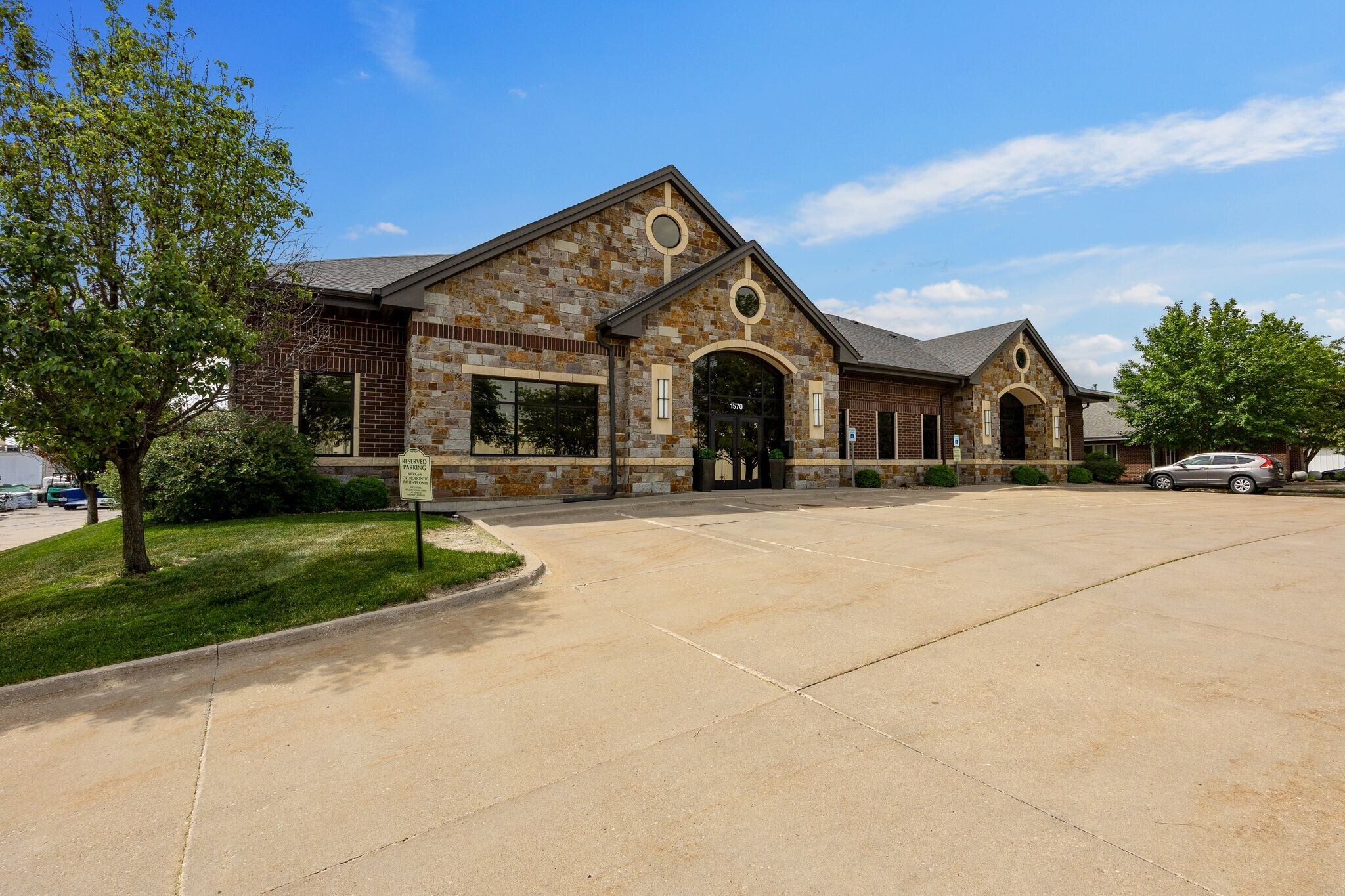 1570 Mall Dr, Iowa City, IA for Rent