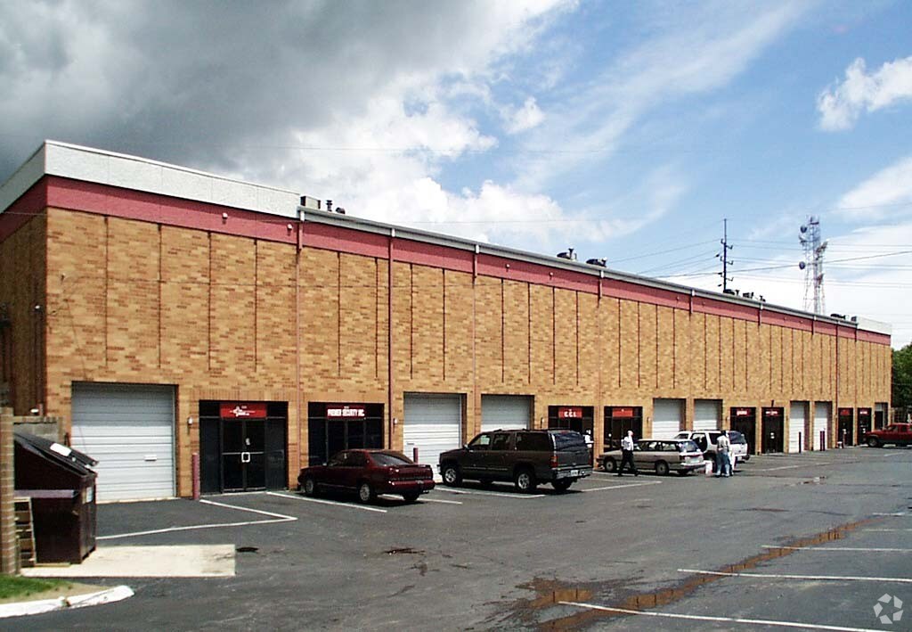 310-324 Fee Fee Rd, Maryland Heights, MO for Rent