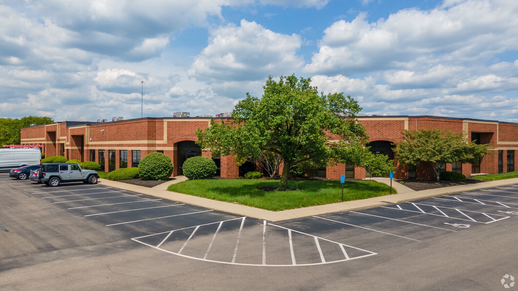 2700-2758 E Kemper Rd, Cincinnati, OH for Rent
