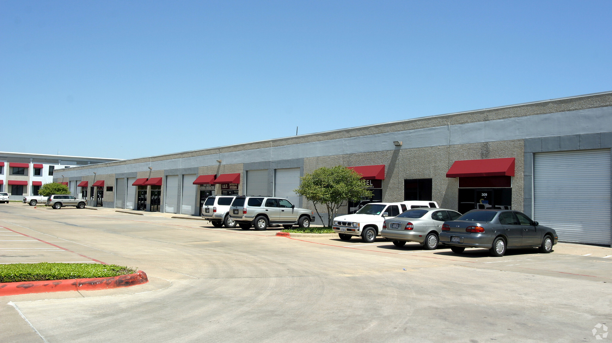 1000 Post and Paddock Ln, Grand Prairie, TX for Rent