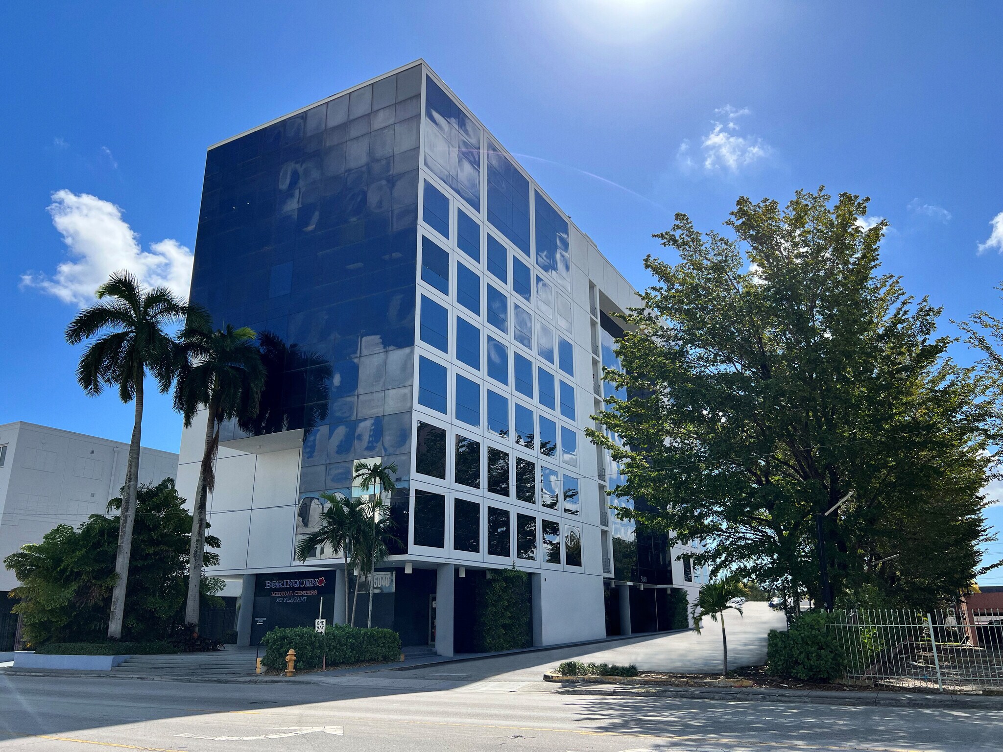 5040 NW 7th St Miami, FL 33126 Office Property for Lease on