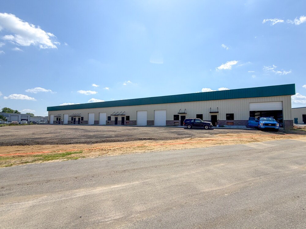 7123 Cross County Rd, North Charleston, SC for Rent