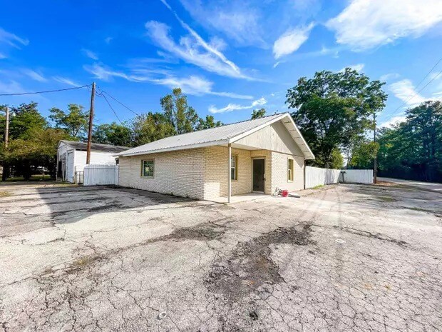 205 E Railroad St, Vidor, TX for Sale