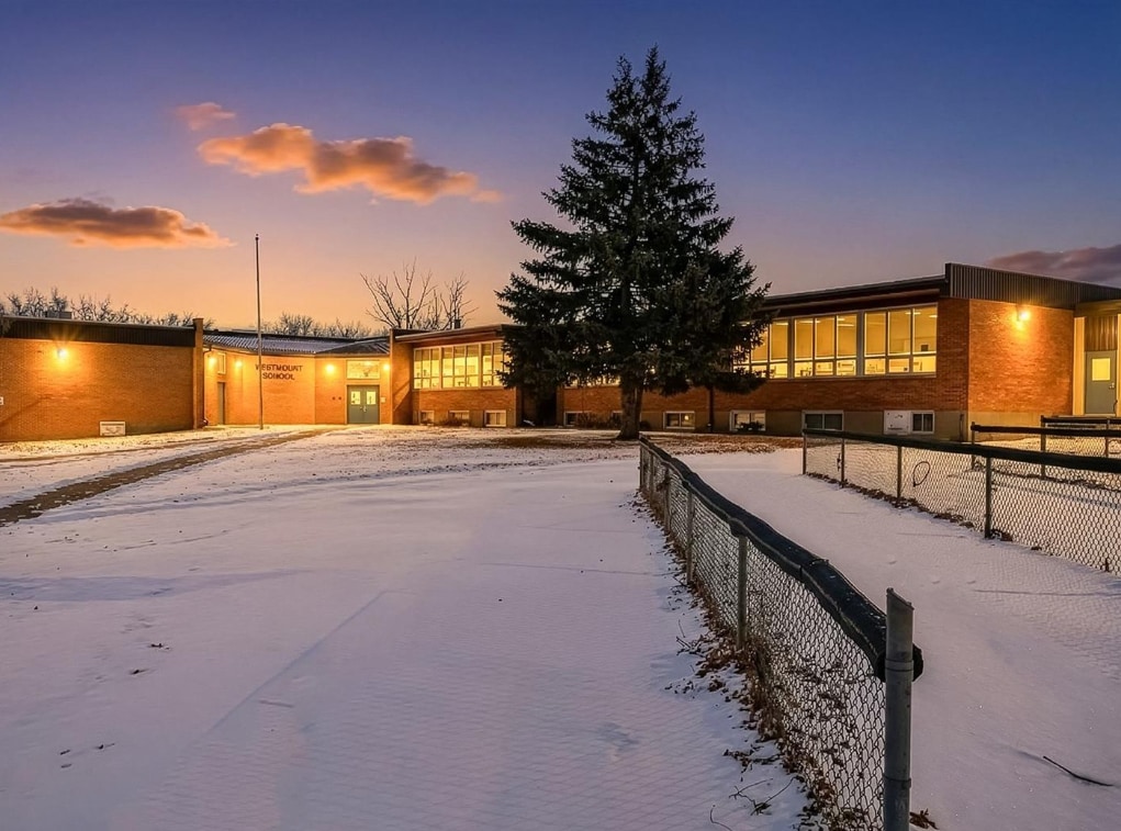 1100 Currie Cres, Moose Jaw, SK for Sale