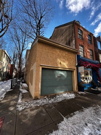 Mix Use Building with Townhouse