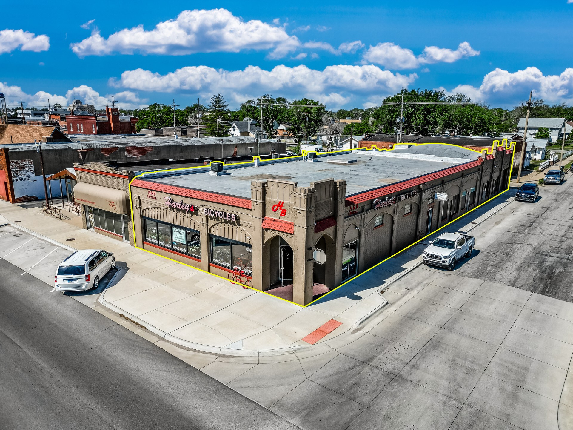 629 N Main St, Hutchinson, KS for Sale
