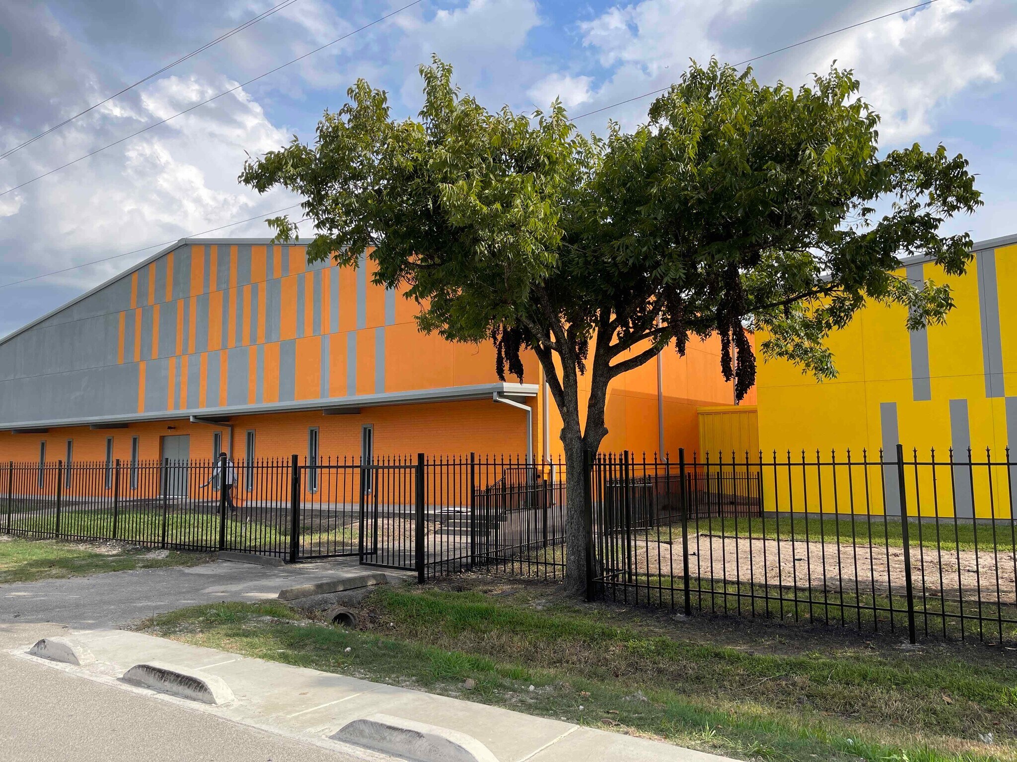 2202 Lone Oak Rd, Houston, TX for Sale