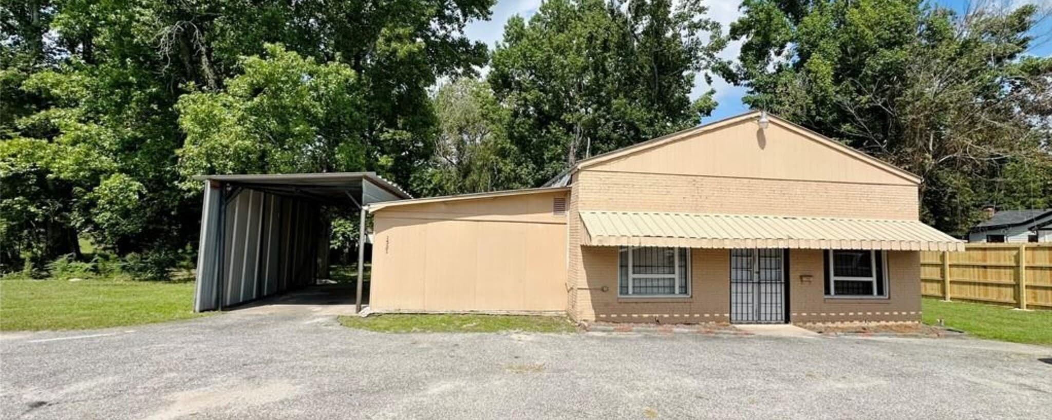 1521 Lee Road 379, Smiths Station, AL for Sale