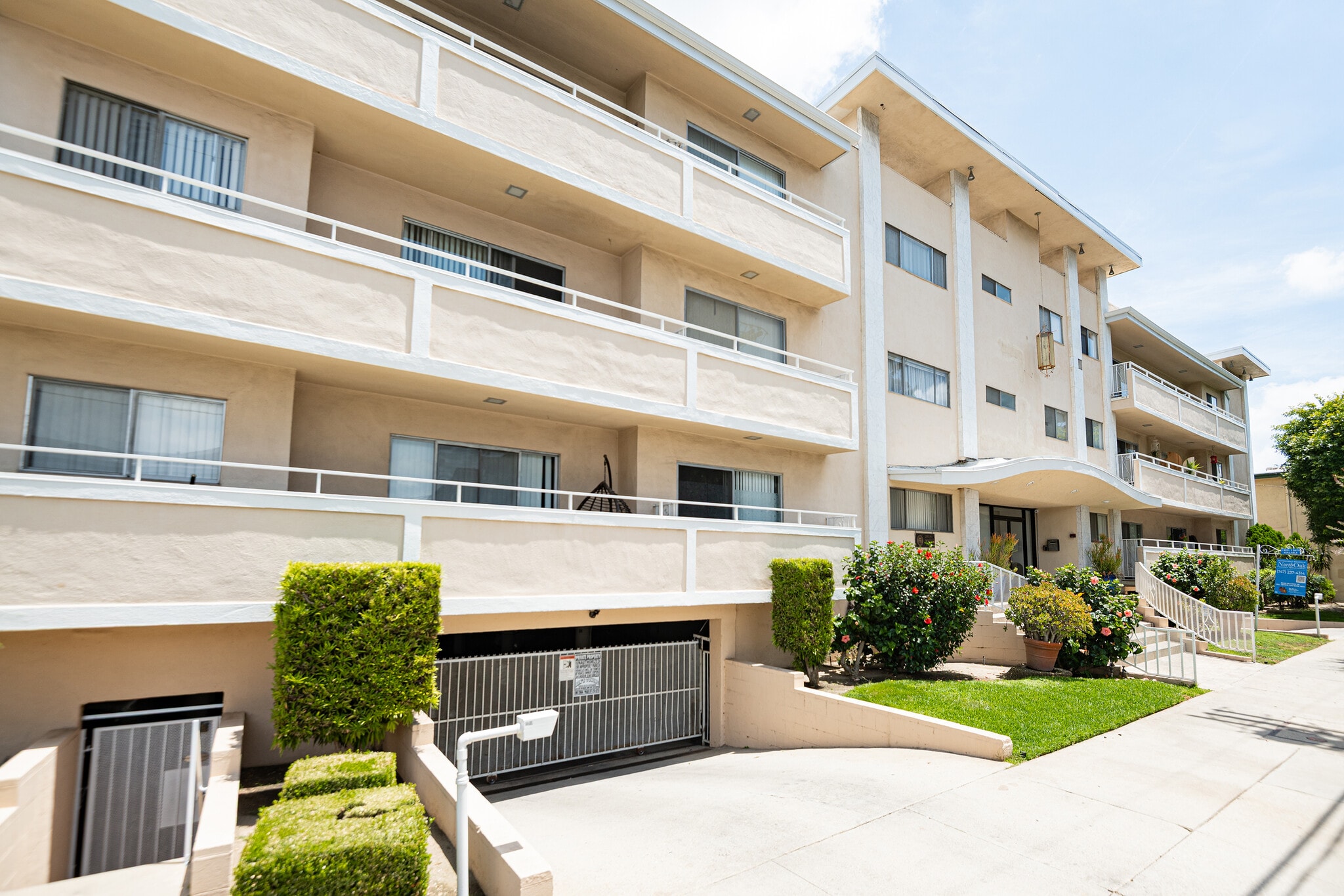 5150 Yarmouth Ave, Encino, CA for Sale