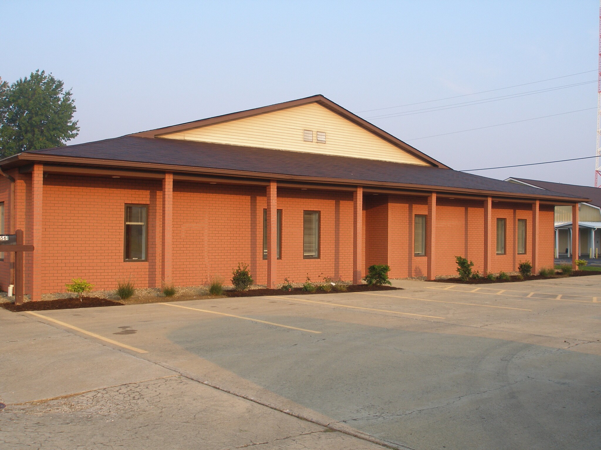 561 Ternes Ave Elyria, OH 44035 Industrial Property for Lease on