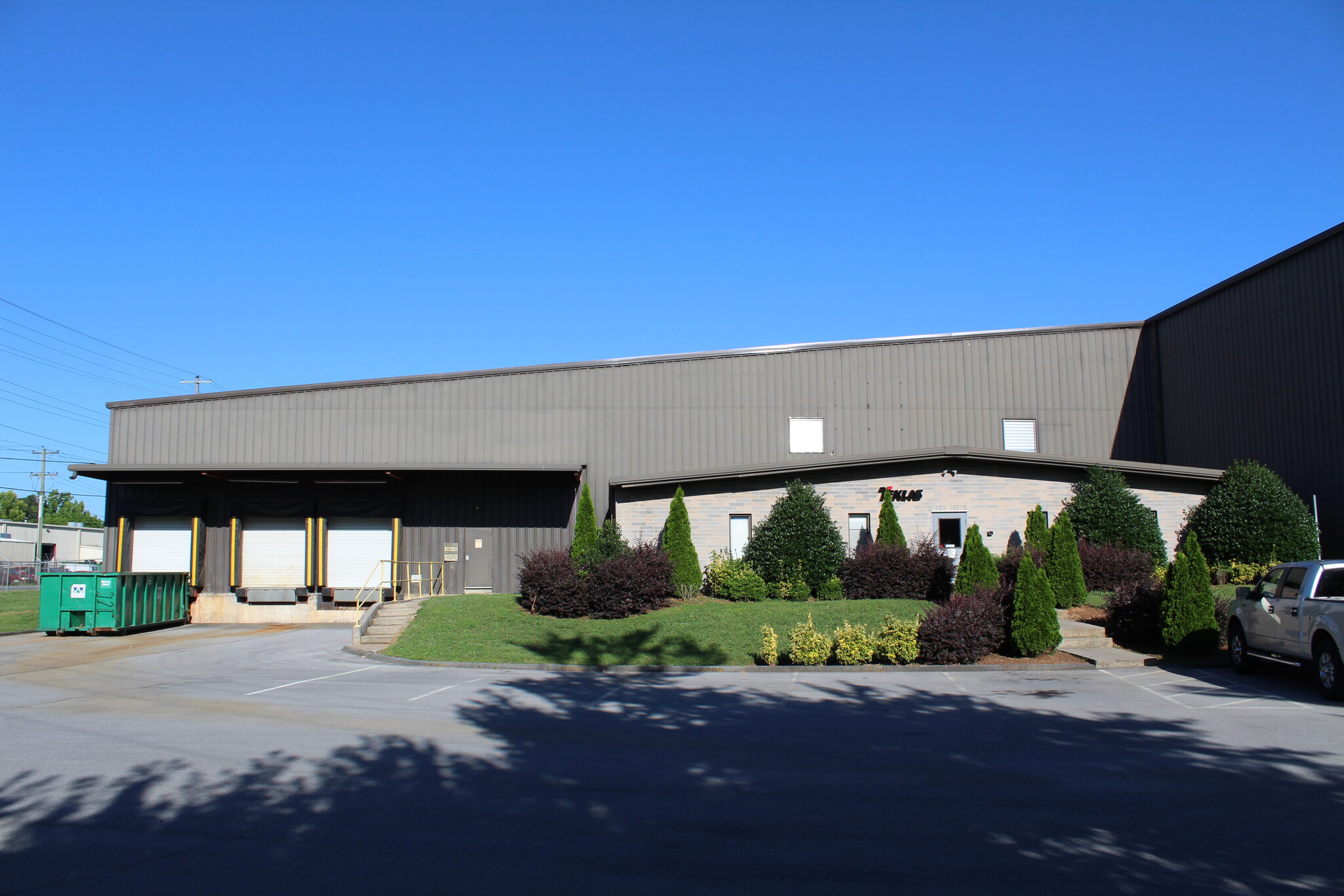 320 S Industrial Blvd, Calhoun, GA for Rent