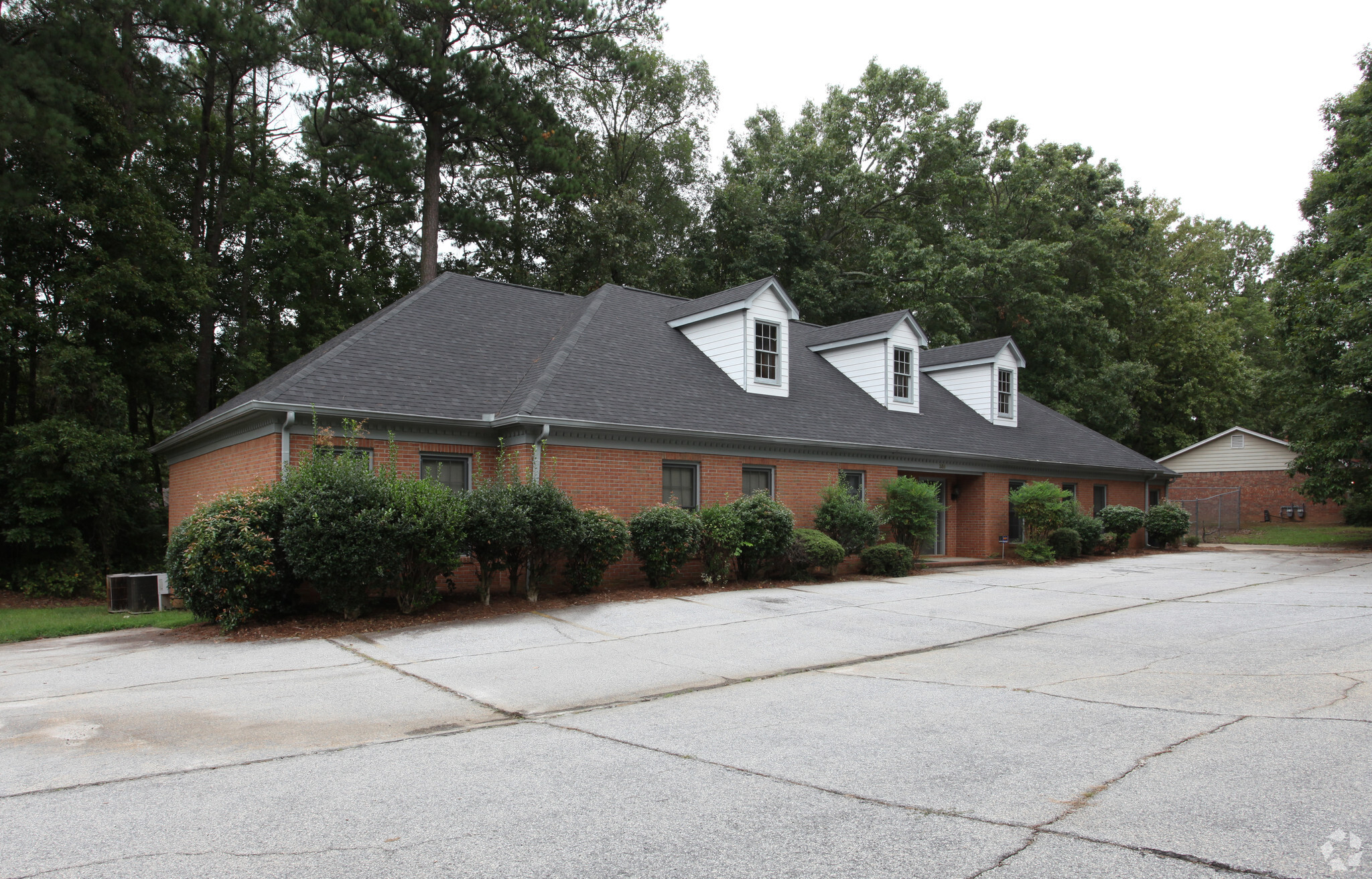 355 Tall Oaks Dr, Conyers, GA for Rent