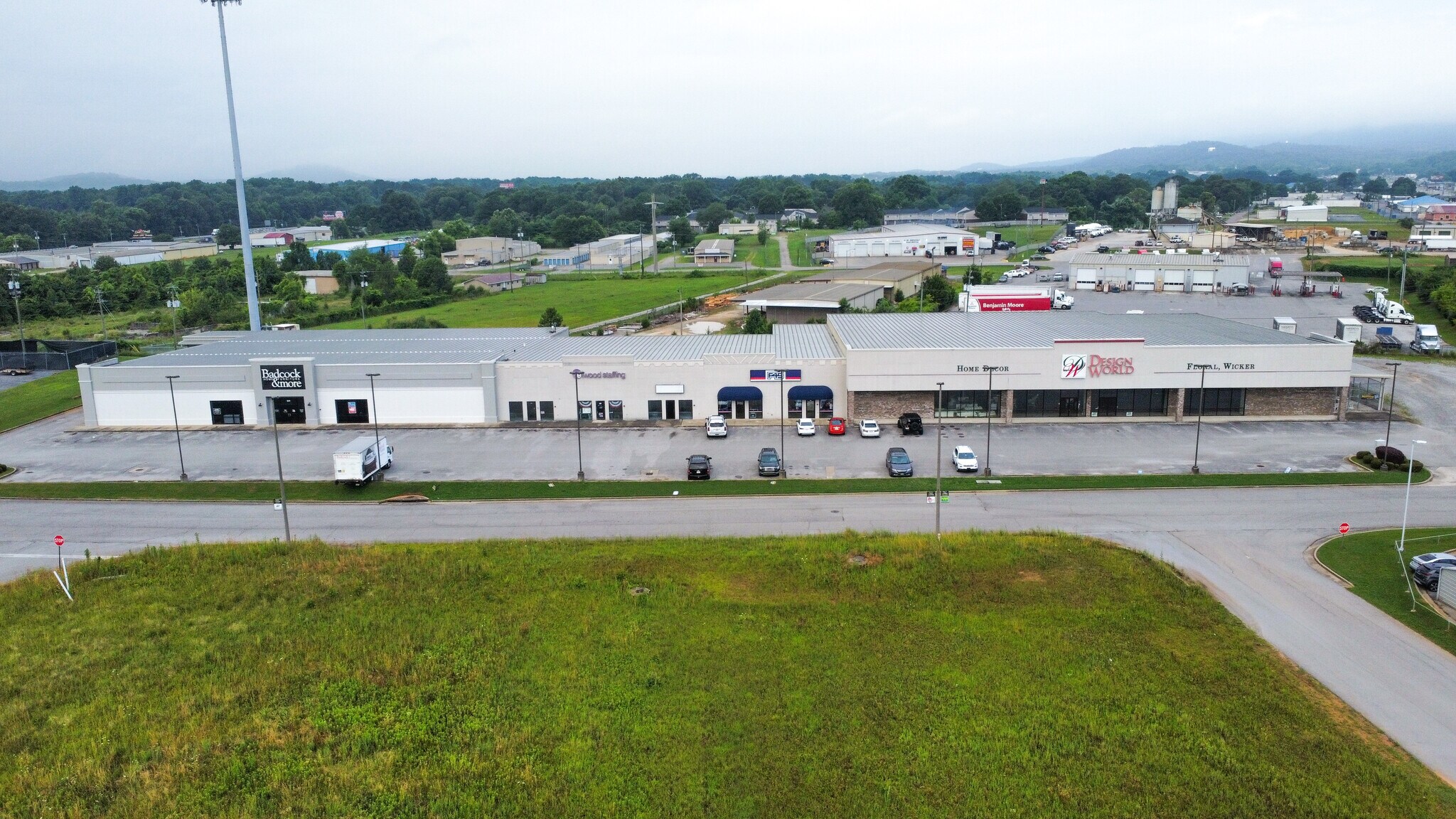 501 Davis Loop Anniston, AL 36203 Retail Property for Lease on