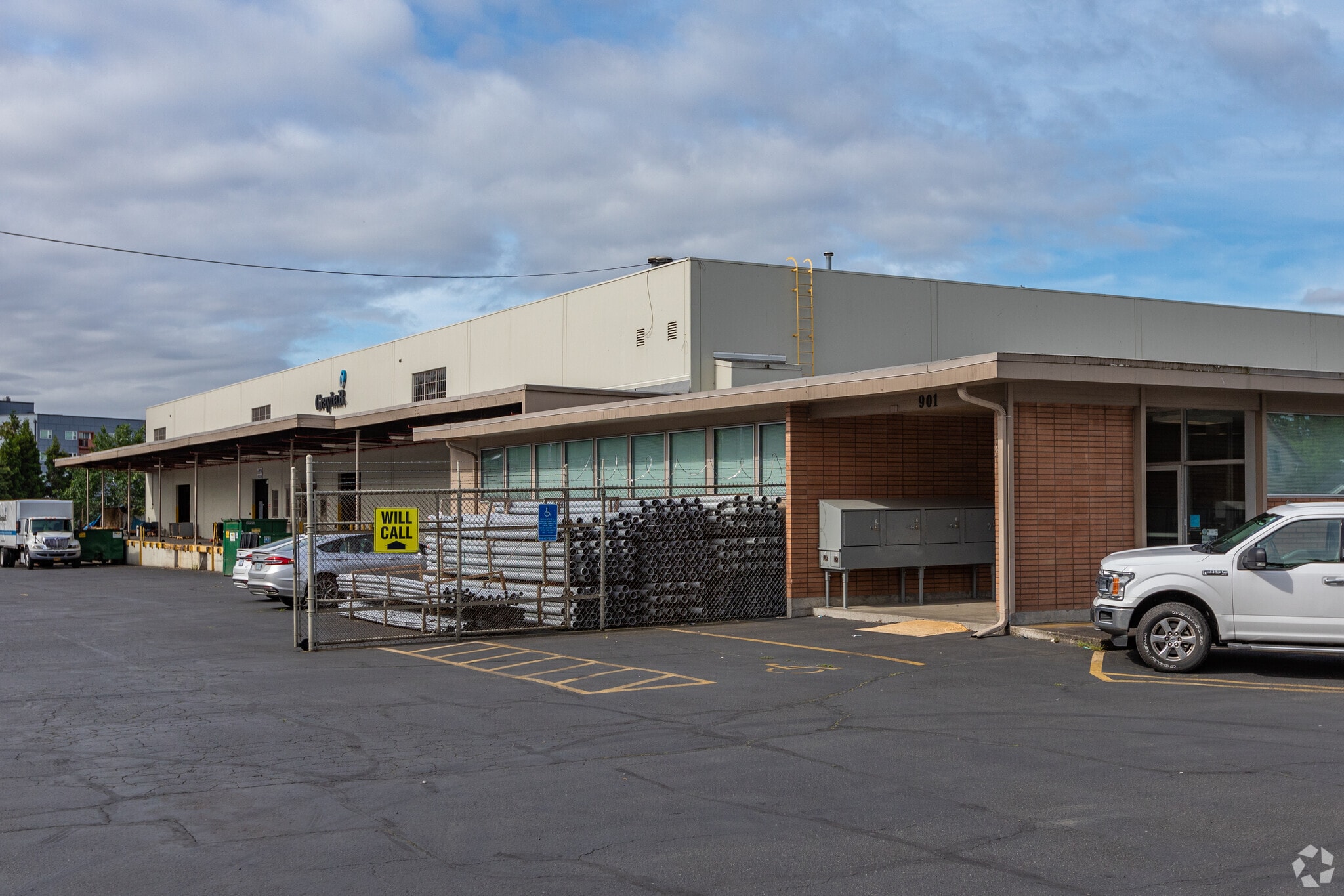 901 NE 60th Ave, Portland, OR for Rent