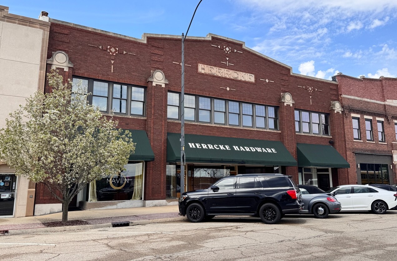 425-433 1st St, LaSalle, IL for Rent
