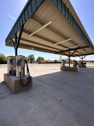 Pleasanton, TX Car Washes - 1222 N Bryant St